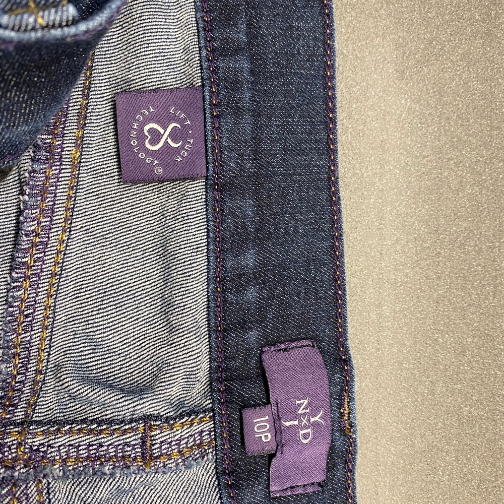 Bundle 2pairsNYDJ shorts